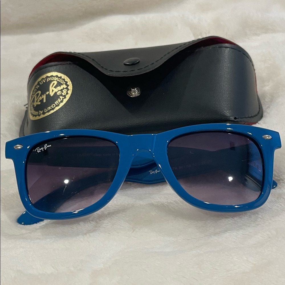 Blue Ray-Ban Wayfarer Sunglasses